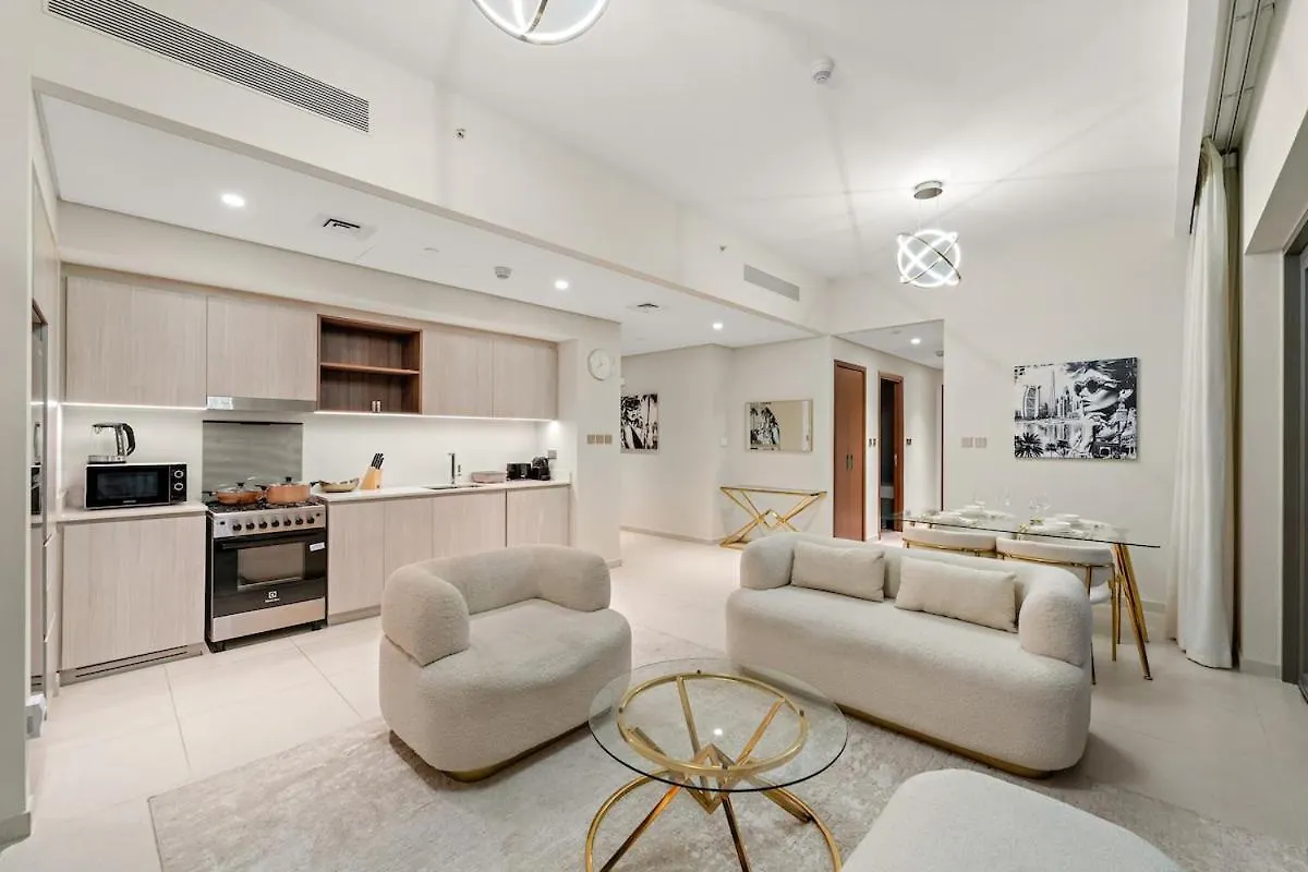 Apartment First Class 2Br Sun, Views & Serenity Dubai
