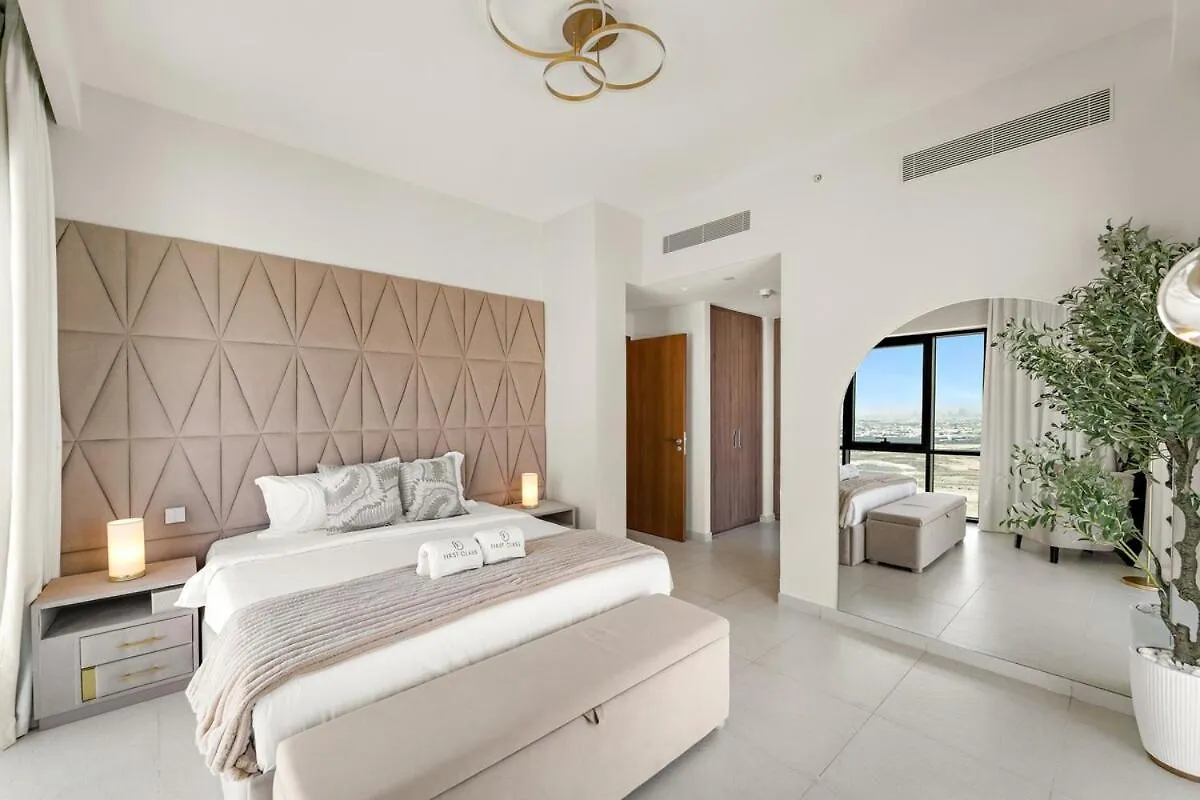 First Class 2Br Sun, Views & Serenity Dubai 0*,