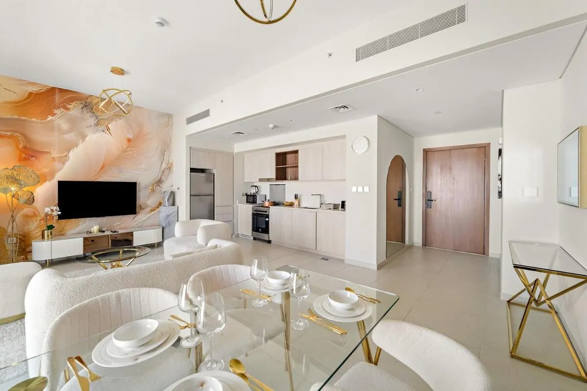 Apartment First Class 2Br Sun, Views & Serenity Dubai