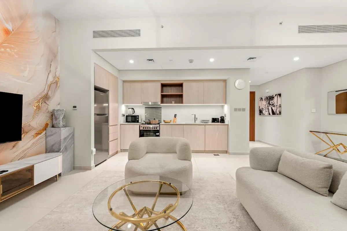 Apartment First Class 2Br Sun, Views & Serenity Dubai